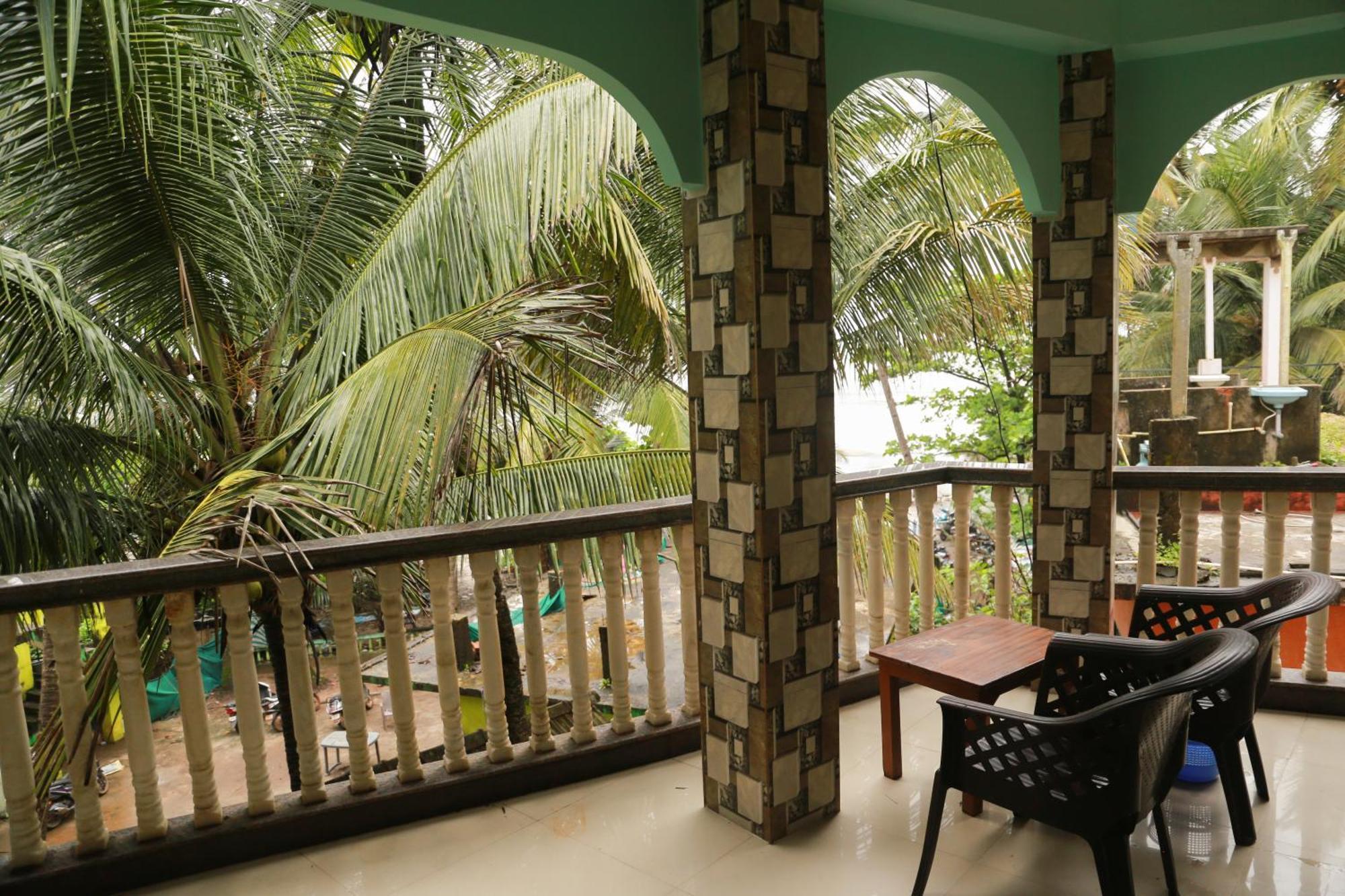 Kumbaya Beachside Hostel & Apartments At Arambol Beach Экстерьер фото