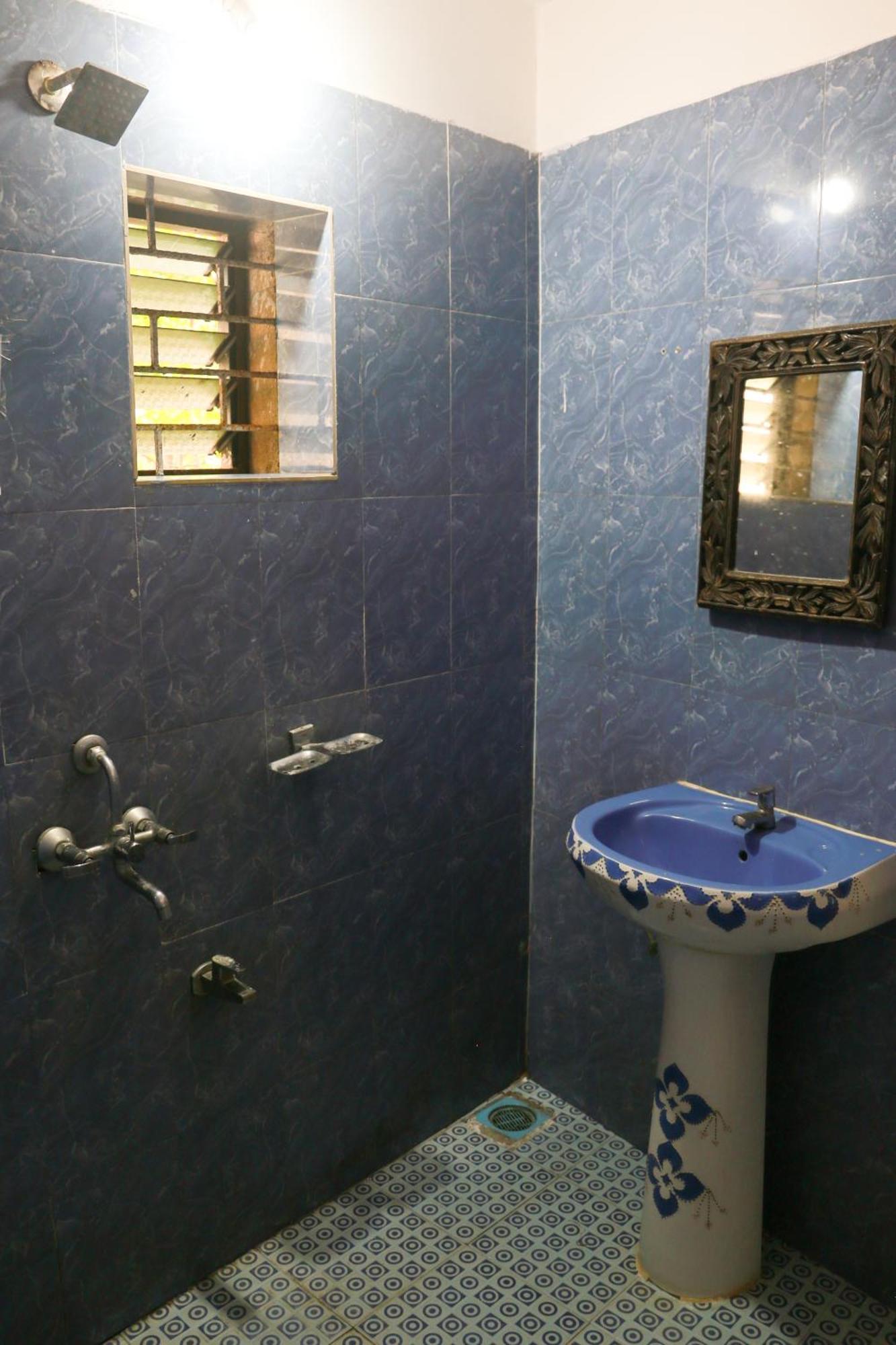 Kumbaya Beachside Hostel & Apartments At Arambol Beach Экстерьер фото