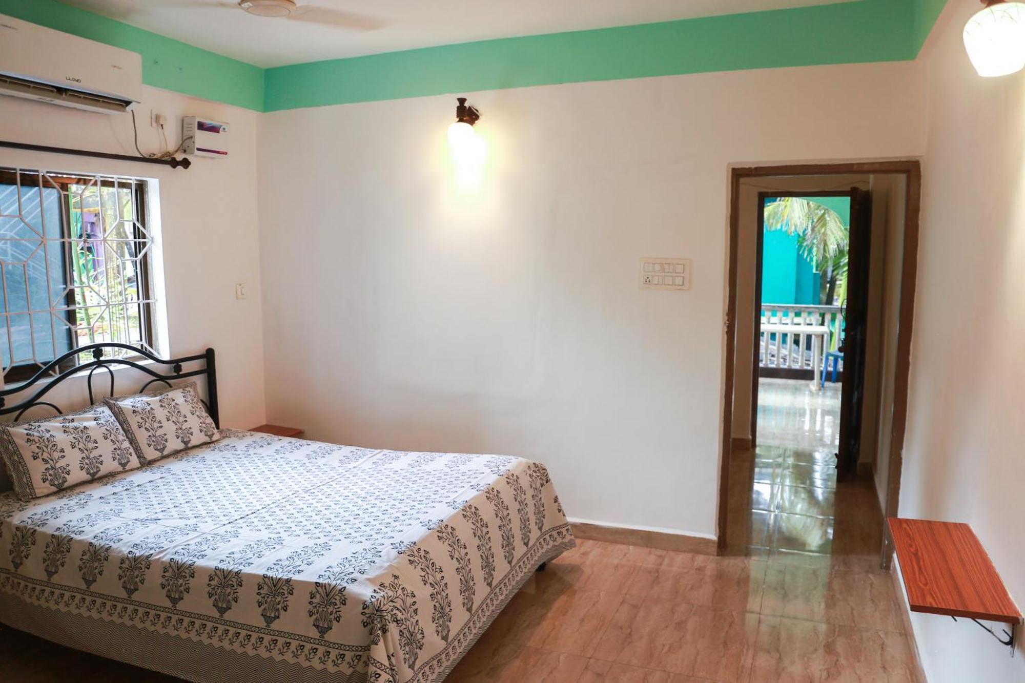 Kumbaya Beachside Hostel & Apartments At Arambol Beach Экстерьер фото