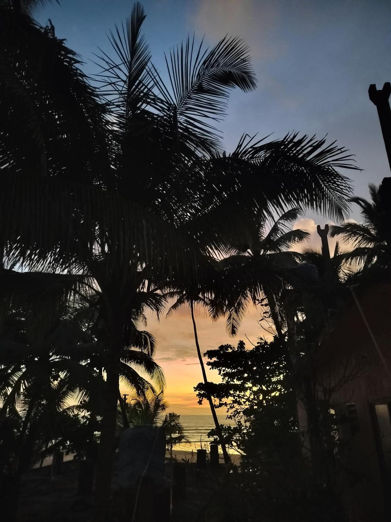 Kumbaya Beachside Hostel & Apartments At Arambol Beach Экстерьер фото