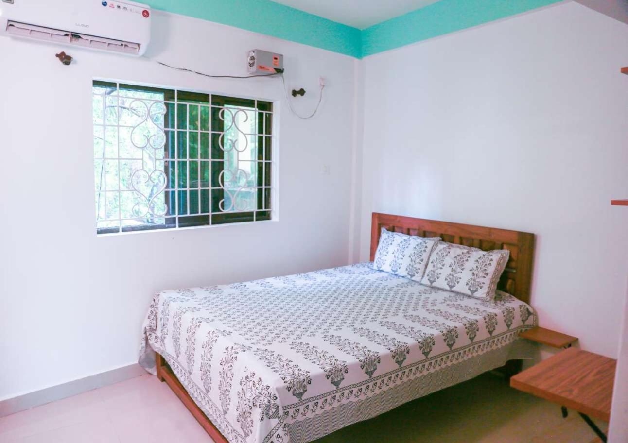 Kumbaya Beachside Hostel & Apartments At Arambol Beach Экстерьер фото
