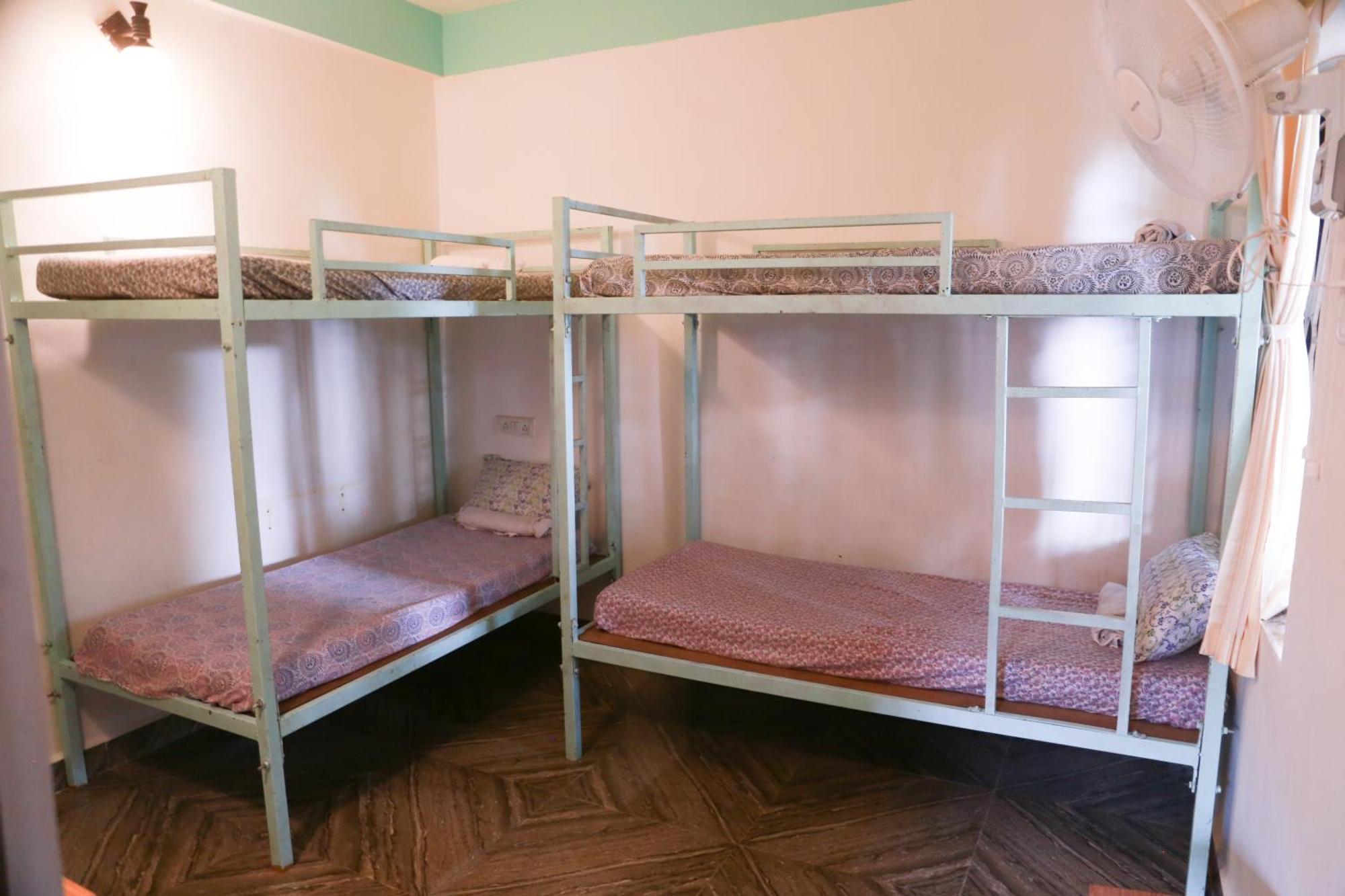 Kumbaya Beachside Hostel & Apartments At Arambol Beach Экстерьер фото